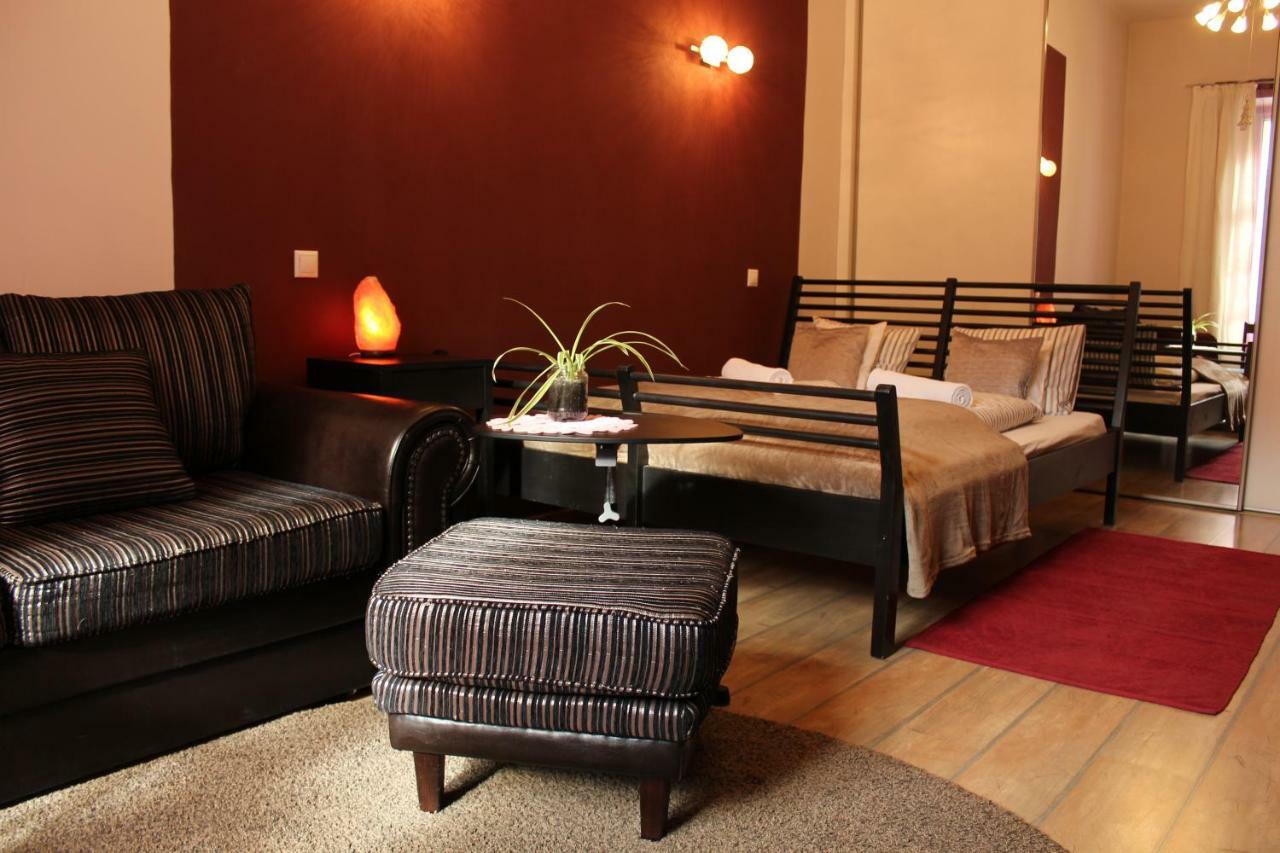 Appartamento Yasmine Flat Budapest Esterno foto