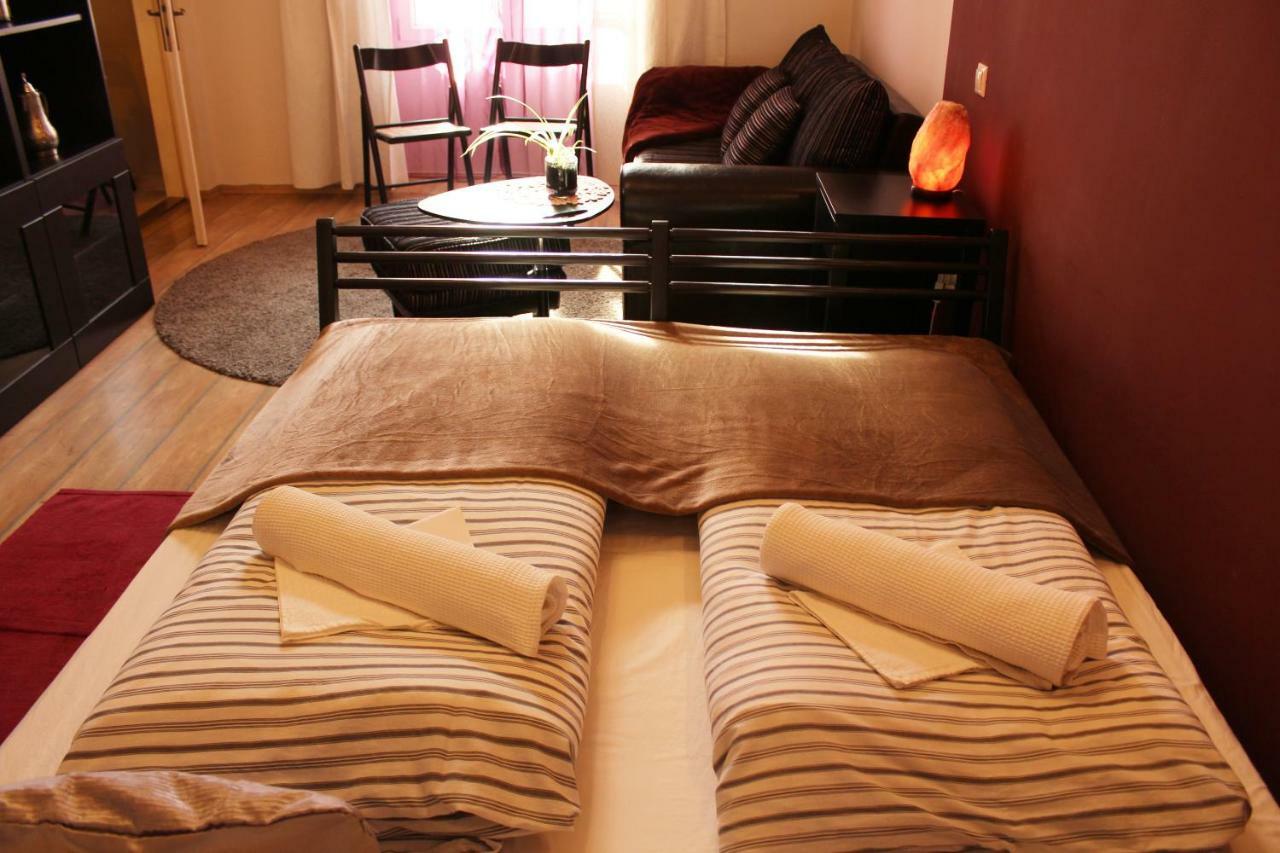 Appartamento Yasmine Flat Budapest Esterno foto