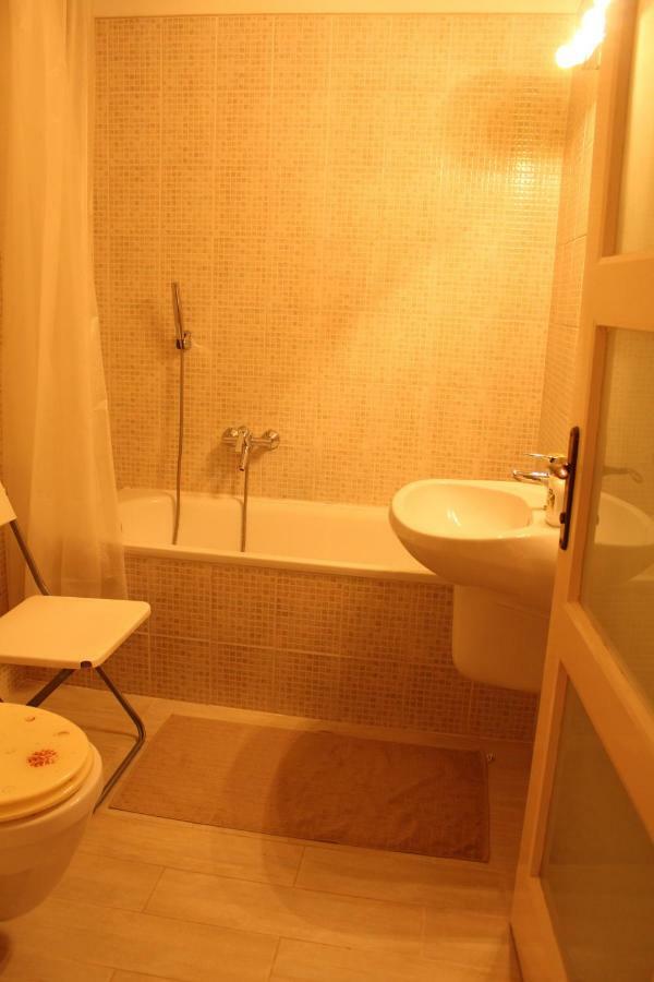 Appartamento Yasmine Flat Budapest Esterno foto