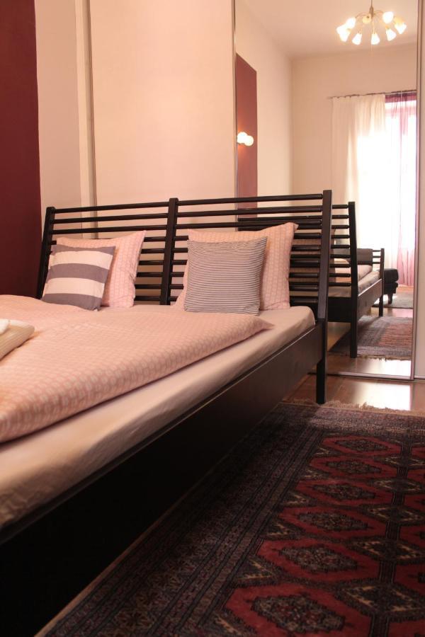 Appartamento Yasmine Flat Budapest Esterno foto